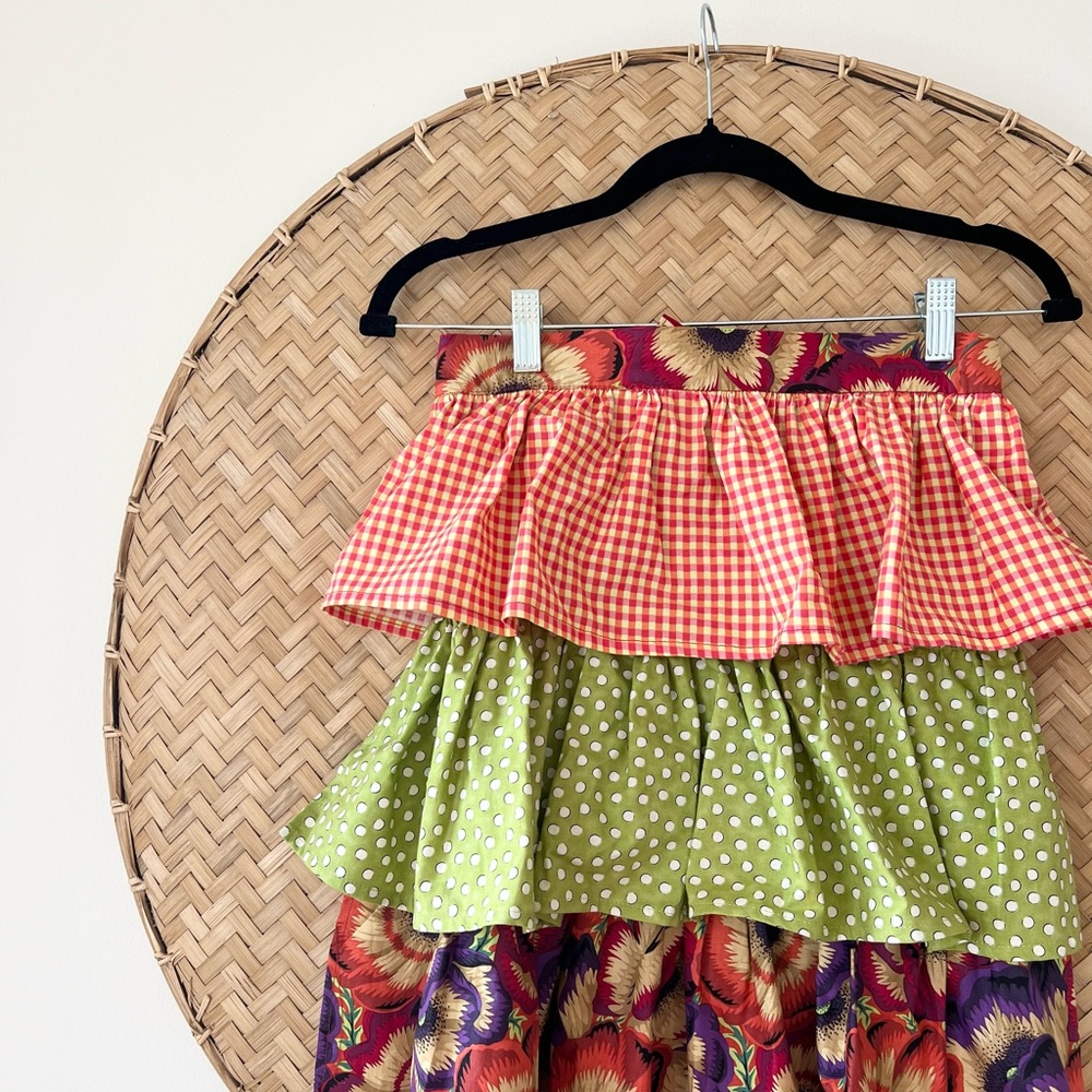 VINTAGE COTTAGE-CORE RUFFLED TIERED HAND-MADE BOHO APRON - COASTAL GRANDMA VIBE - Picture 6 of 10